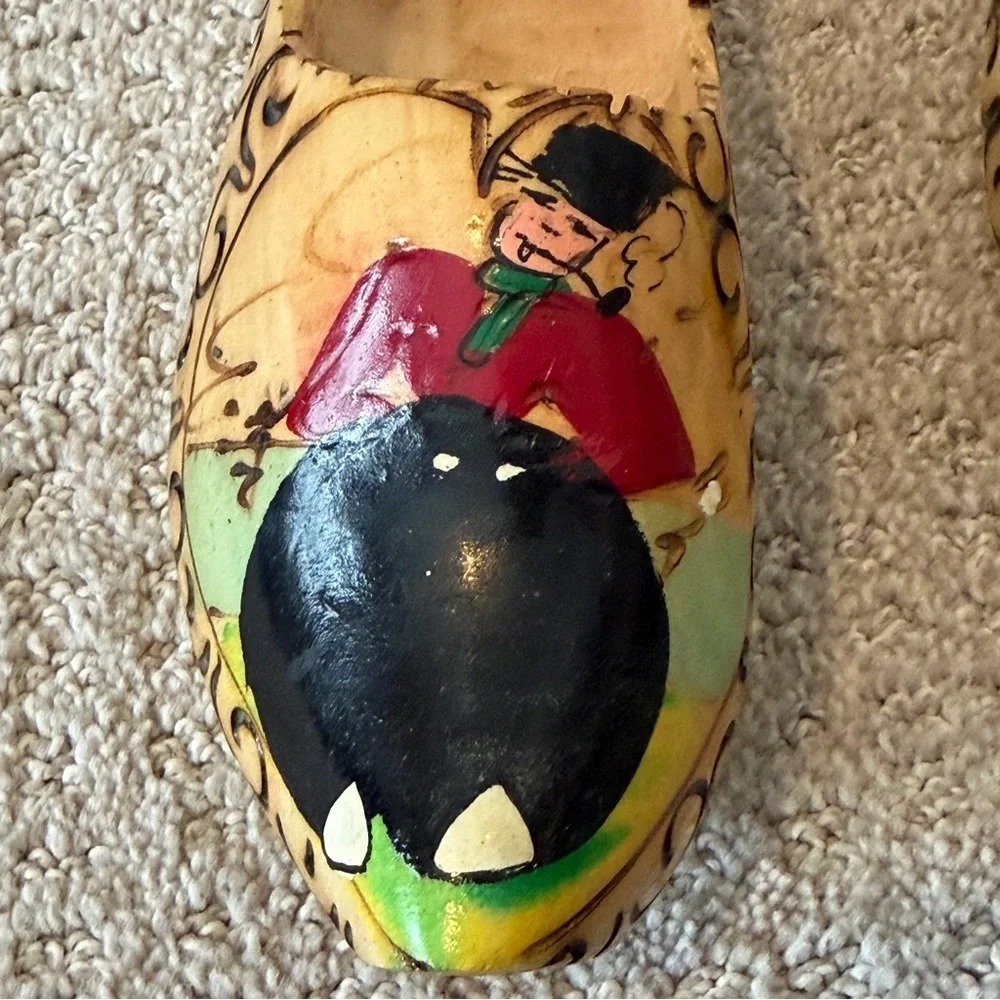 Vintage Dutch Wooden Clogs Hand Painted Holland Display Decor Klompen Dancers